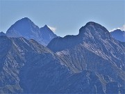 24 Maxi zoom in Pegherolo (2369 m) e Pizzo del Diavolo (2916 m)